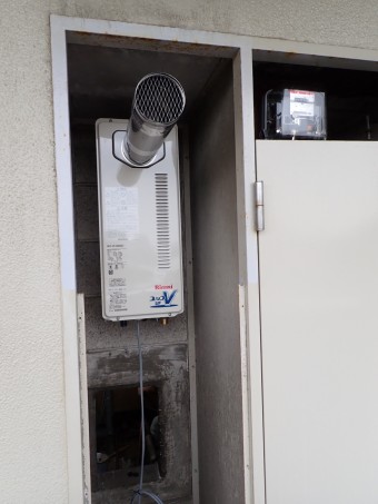 給湯器取り付け後 P8200019